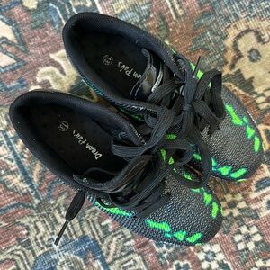 Dream Pairs soccer cleats, size 13